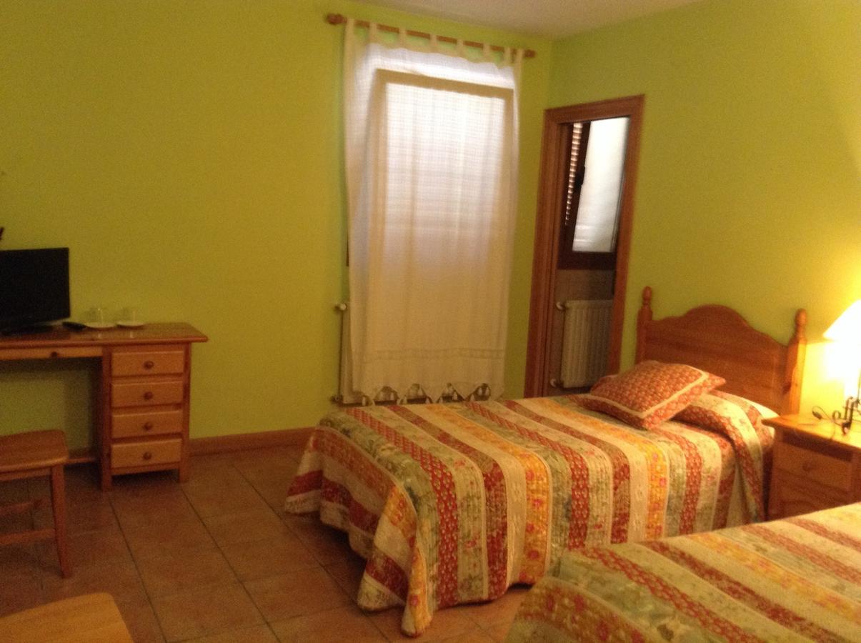 Hostal Camino Del Perdon Uterga エクステリア 写真